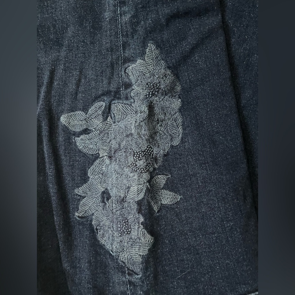 Massimo Dutti Dark High Rise Blue size 4 Floral Embroidered Jeans NWT - Picture 15 of 16